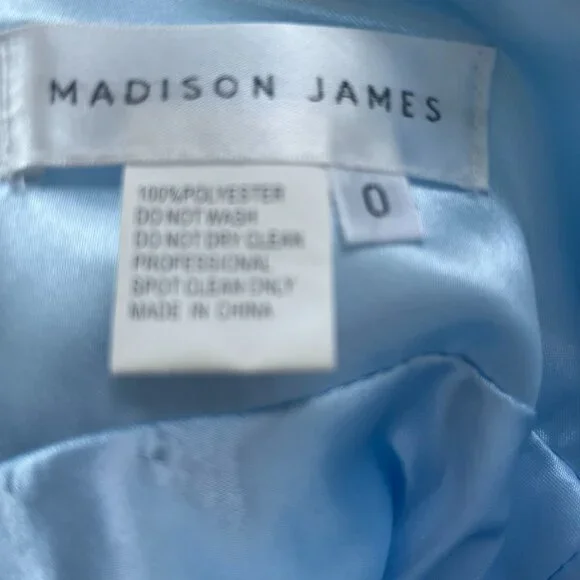 Madison James  Cinderella Dress, baby blue, size 0
Bust 30
Waist 24
Length 60 - Picture 10 of 11